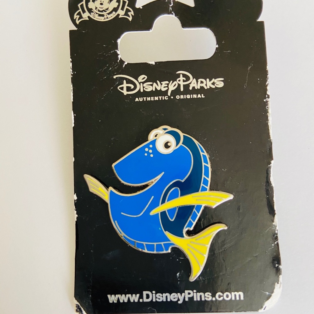 Disney Pixar Finding Nemo Collectable Pin- Dory